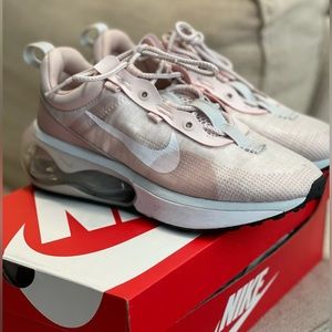 Nike Air Max 2021 Women’s 8.5